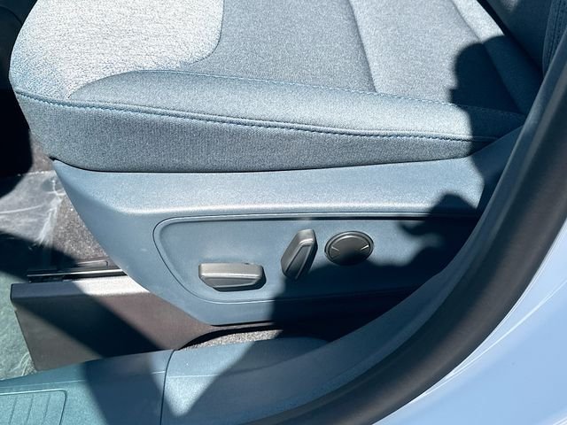 New 2026 Oxford White Ford XLT image 19