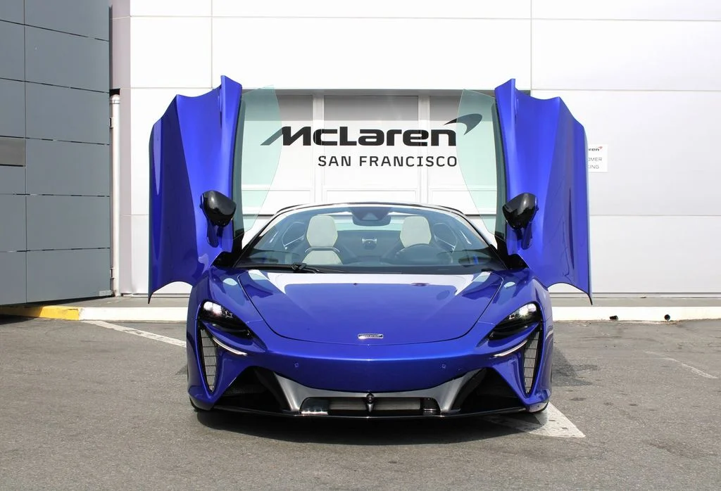 Certified Used 2025  McLaren Performance image 13