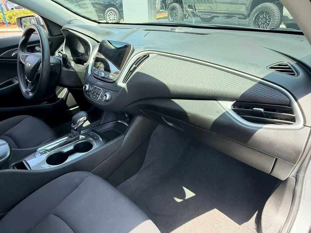 Used 2024 Gray Chevrolet LT image 17