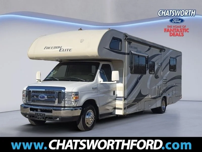 2014 Ford E-Series DRW E-450 Super Duty 158 in WB's photo