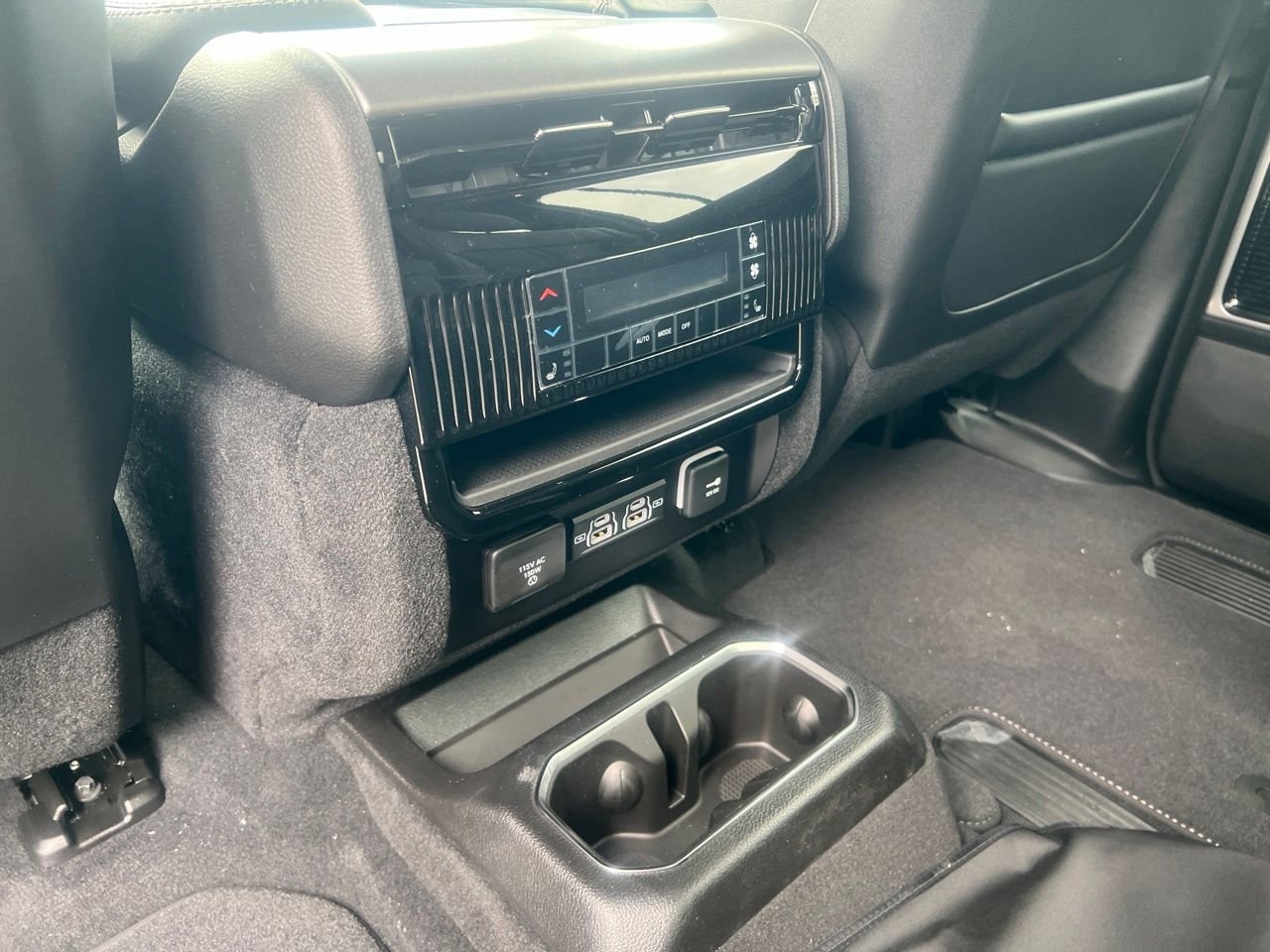 New 2026 High Gloss Black Exterior Paint Jeep Limited Reserve image 16