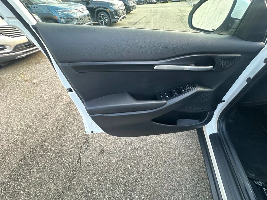 Used 2023 White Kia LX image 8