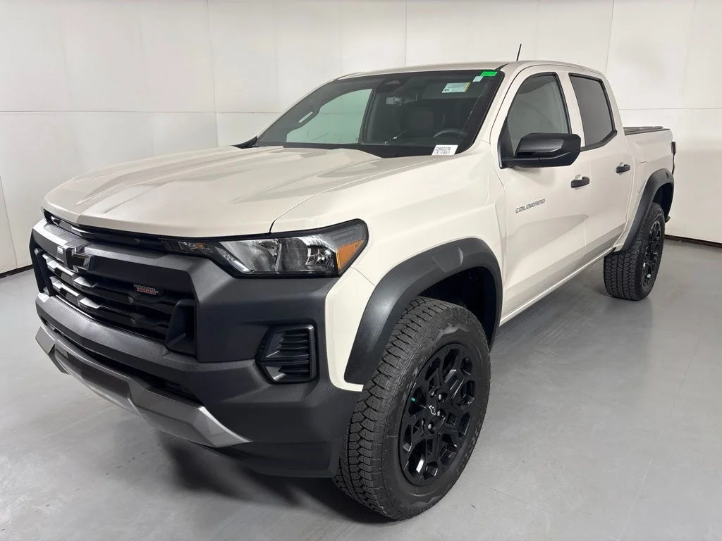 Used 2026 White Chevrolet Trail Boss image 4