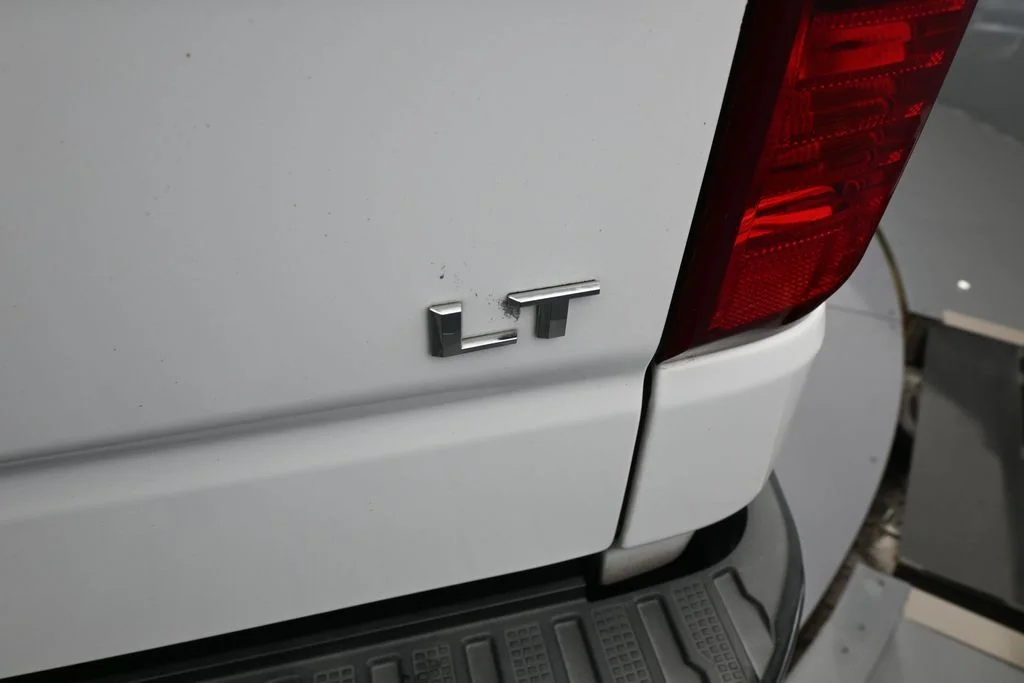 Used 2022 Summit White Chevrolet LT image 40