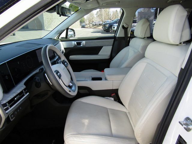 Used 2025 White Hyundai Calligraphy image 9