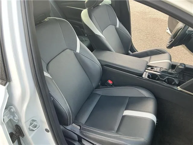 Used 2025 Wind Chill Pearl Toyota XSE image 28