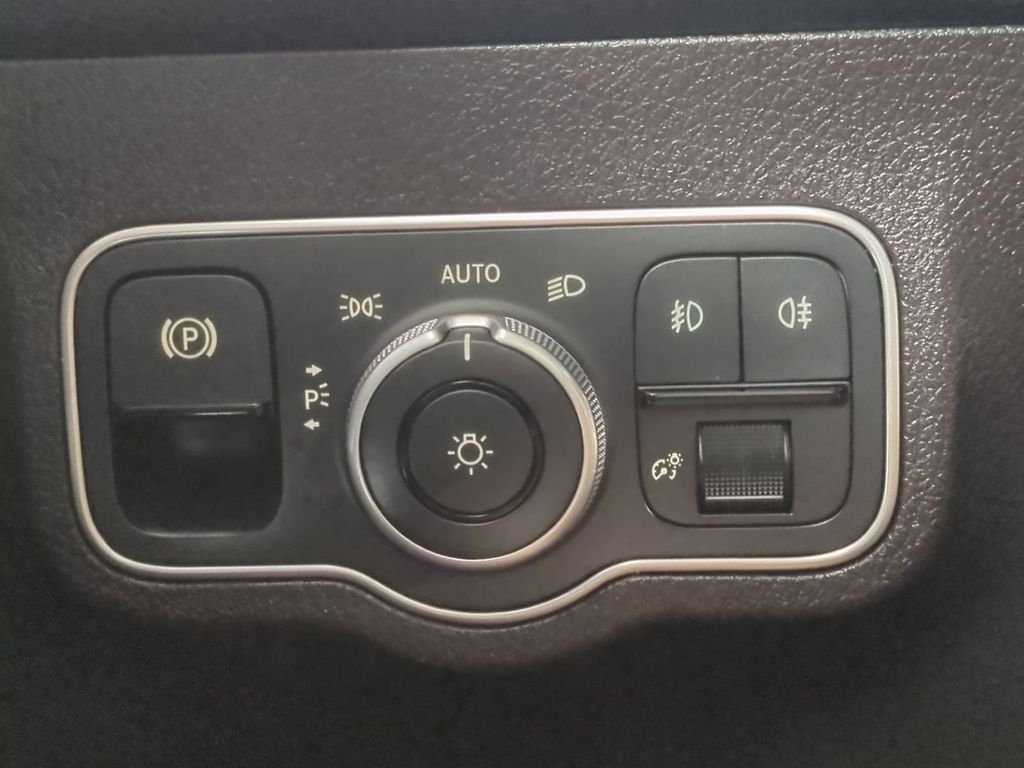 2022 Mercedes-Benz GLB Base - Photo 30
