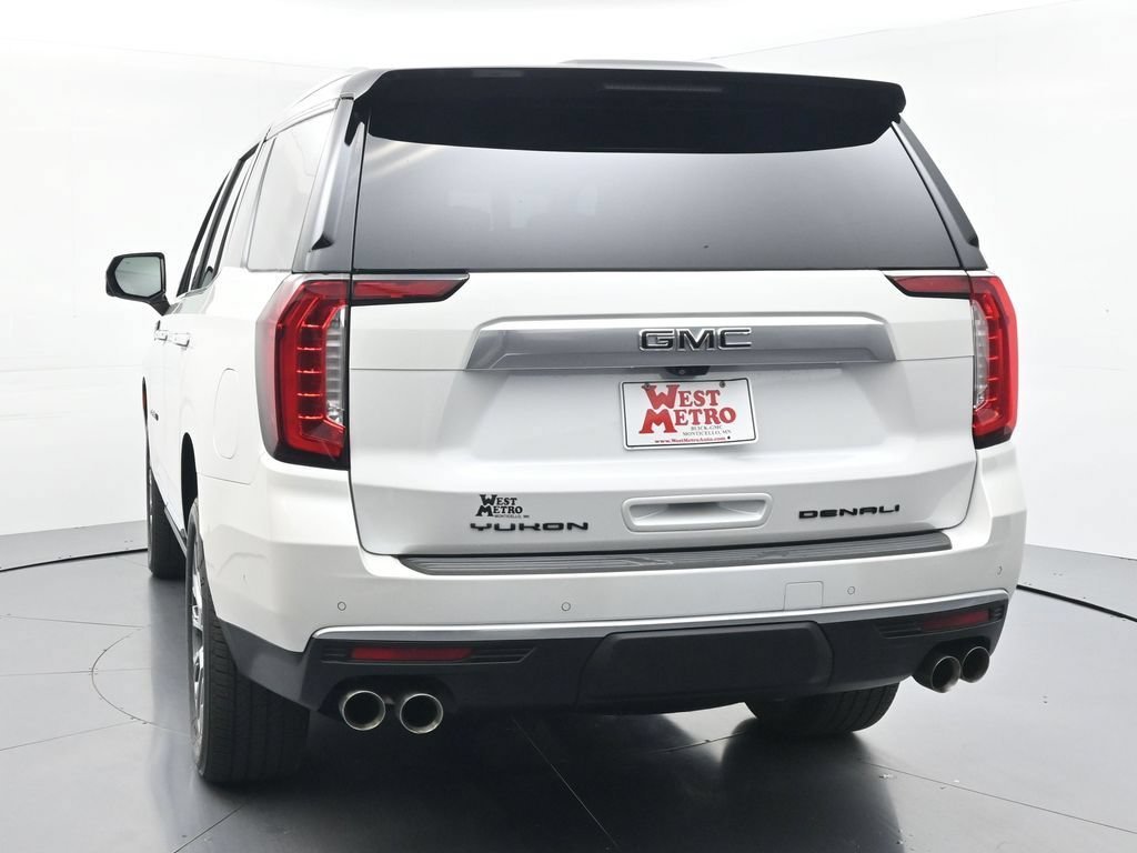 Used 2023 White Frost Tricoat GMC Denali image 30