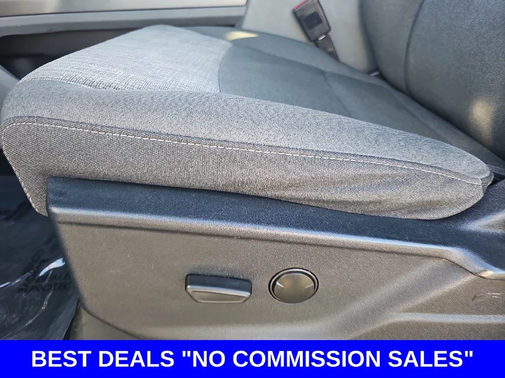 Used 2023 Iconic Silver Metallic Ford XLT image 28