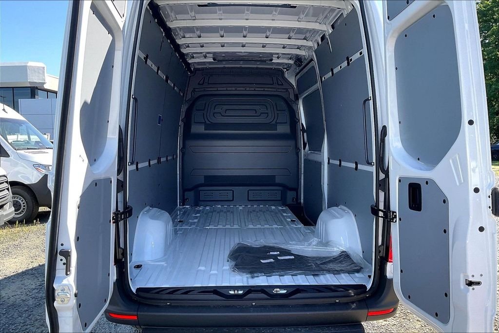New 2026 Arctic White Mercedes-Benz Cargo 144 WB image 9
