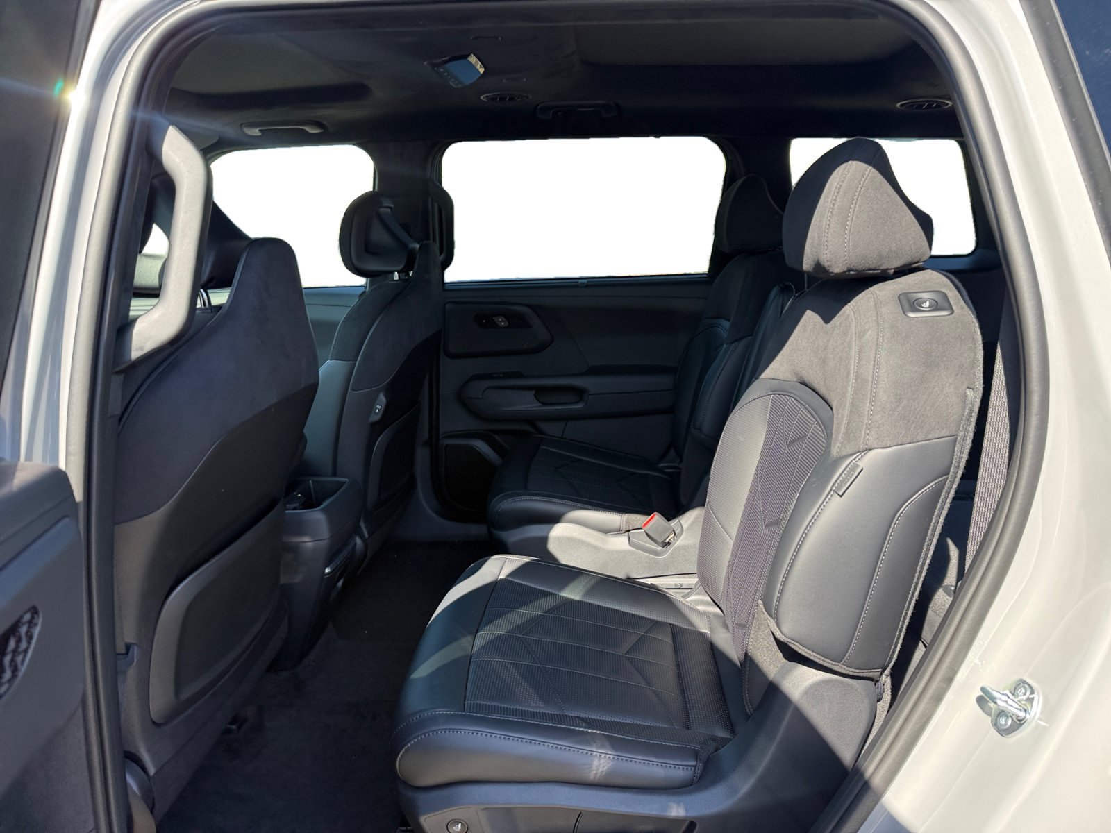 New 2027 Wolf Gray Kia X-Pro SX-Prestige image 16