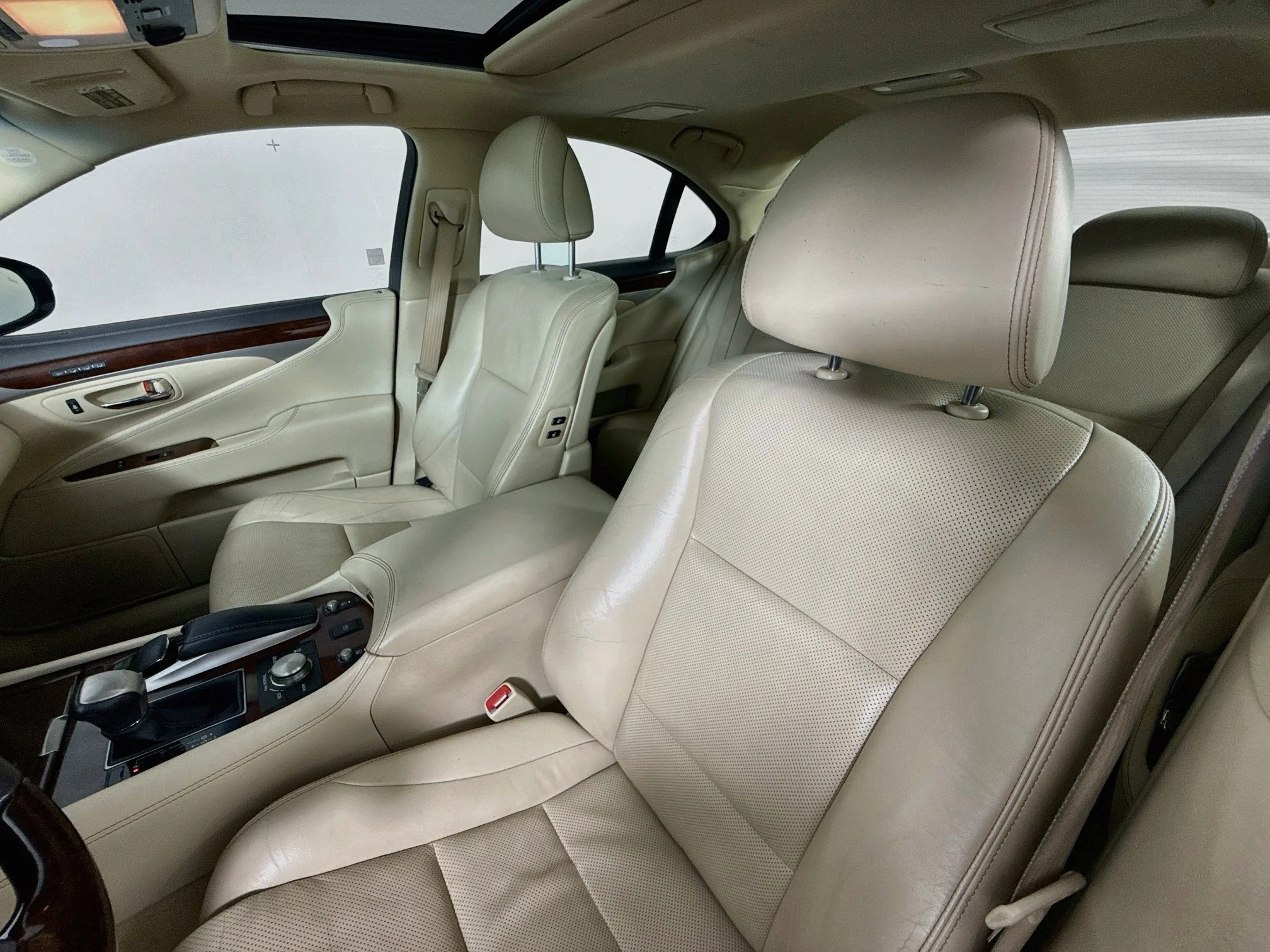 Used 2014 Starfire Pearl Lexus 460 image 11