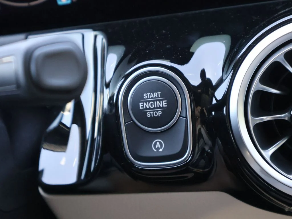 New 2026 Polar White Mercedes-Benz GLA 250 image 26