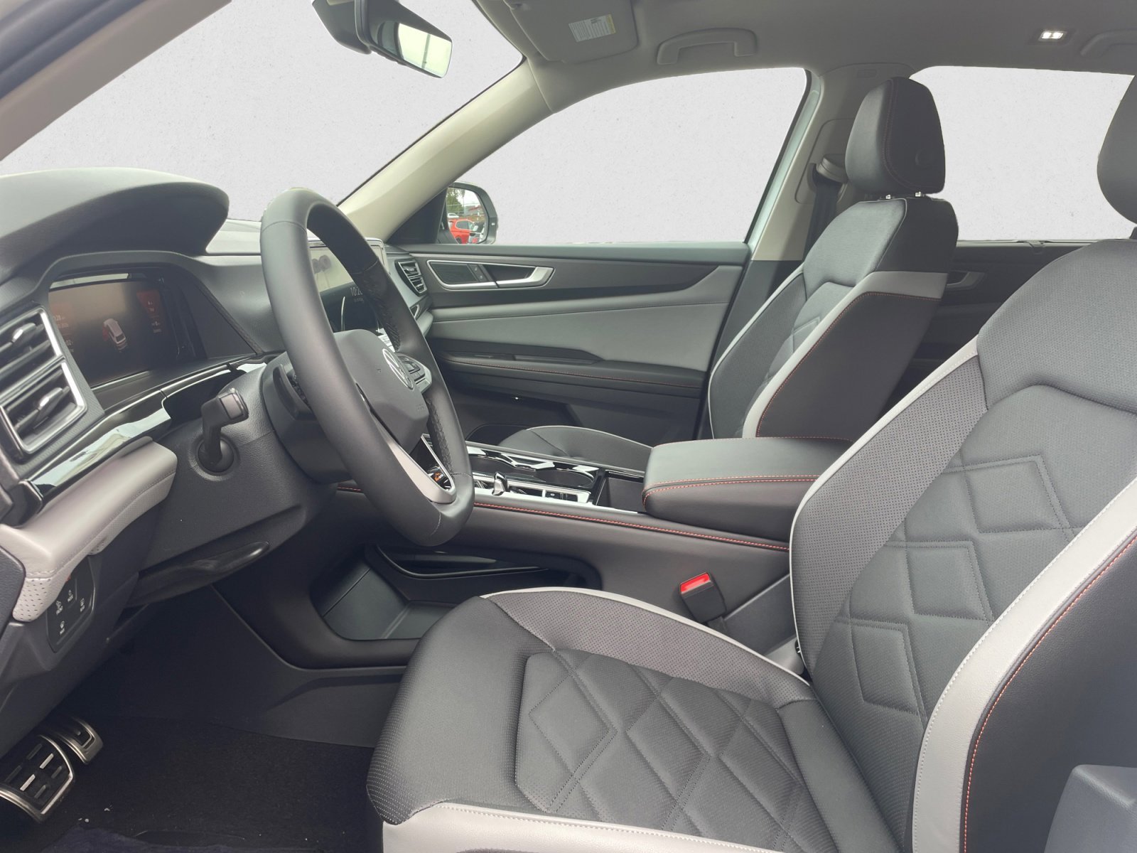 New 2026 White Volkswagen 2.0T Peak Edition image 9