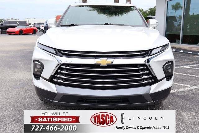 Used 2024 Iridescent Pearl Tricoat Chevrolet Premier image 2