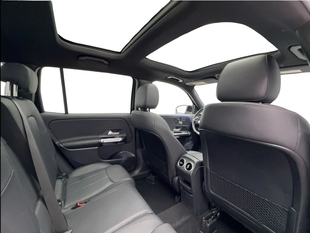Used 2025 Black Mercedes-Benz GLB 250 image 24