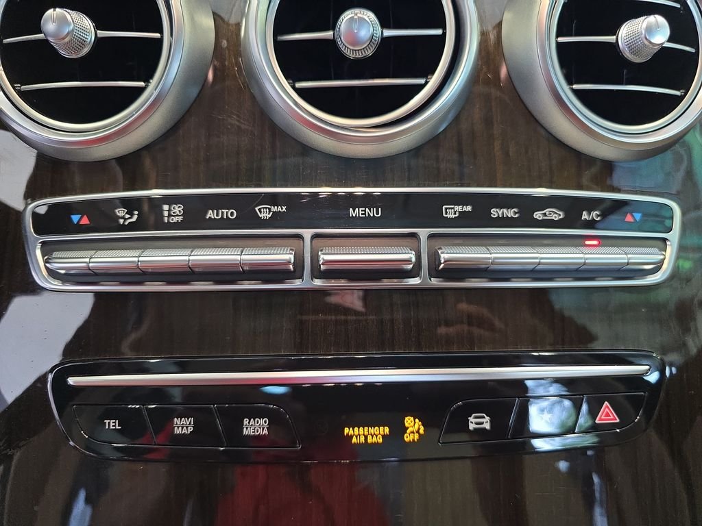 Used 2021  Mercedes-Benz GLC 300 image 23