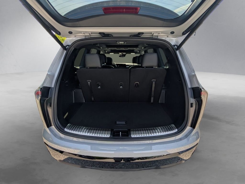 Used 2025 Gray Kia SX X-Line image 27