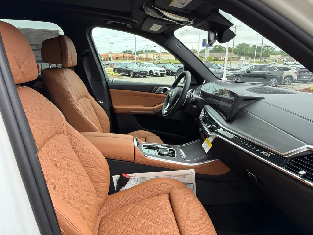 New 2026 Alpine White BMW sDrive40i image 25