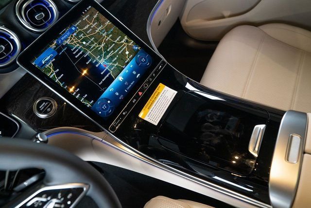 New 2026 Polar White Mercedes-Benz GLC 300 image 51