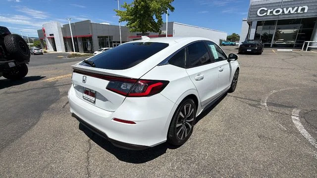 Used 2024 White Honda EX-L image 4