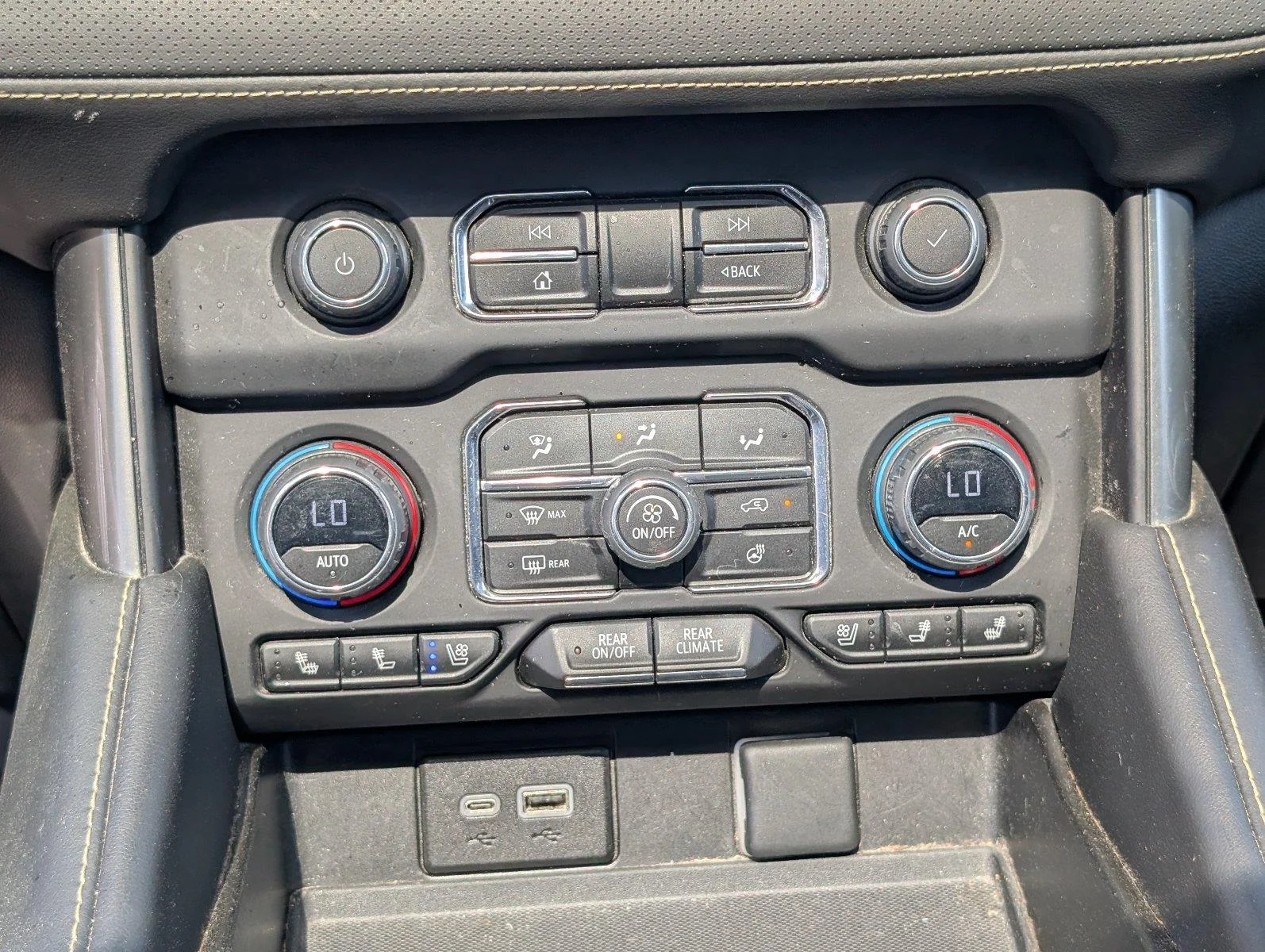 Used 2023 Black Chevrolet Premier image 23