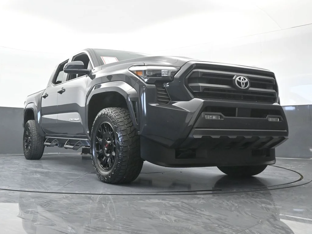 Used 2025 Underground Toyota SR5 image 69
