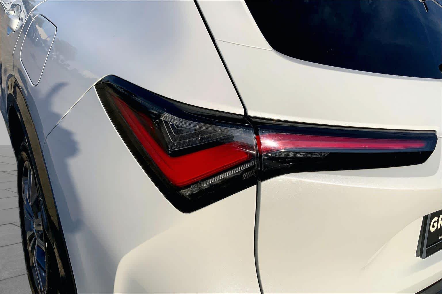 Used 2025 Platinum White Pearl Acura  image 27