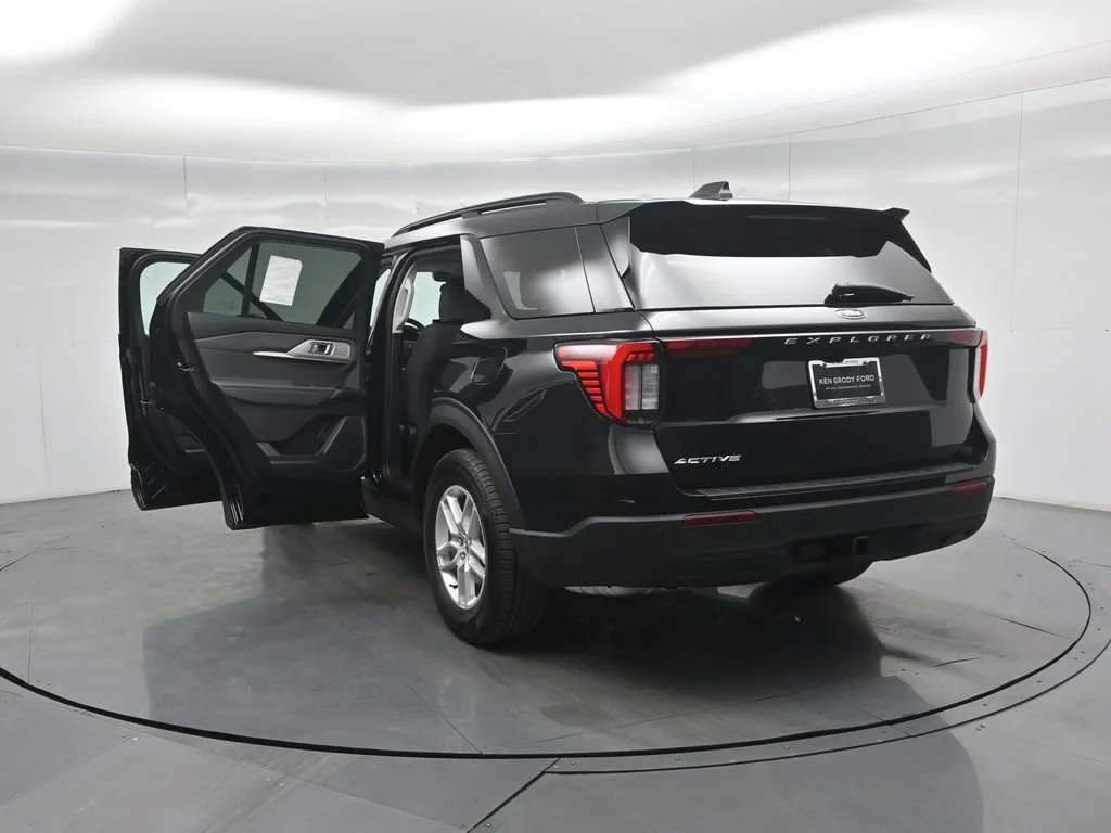 New 2026 Agate Black Metallic Ford Active image 32