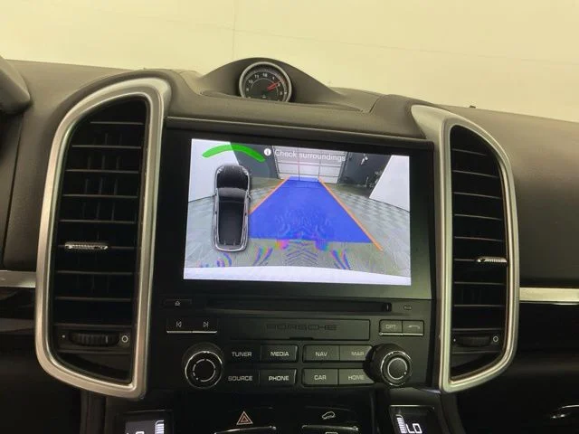 Used 2017  Porsche  image 20