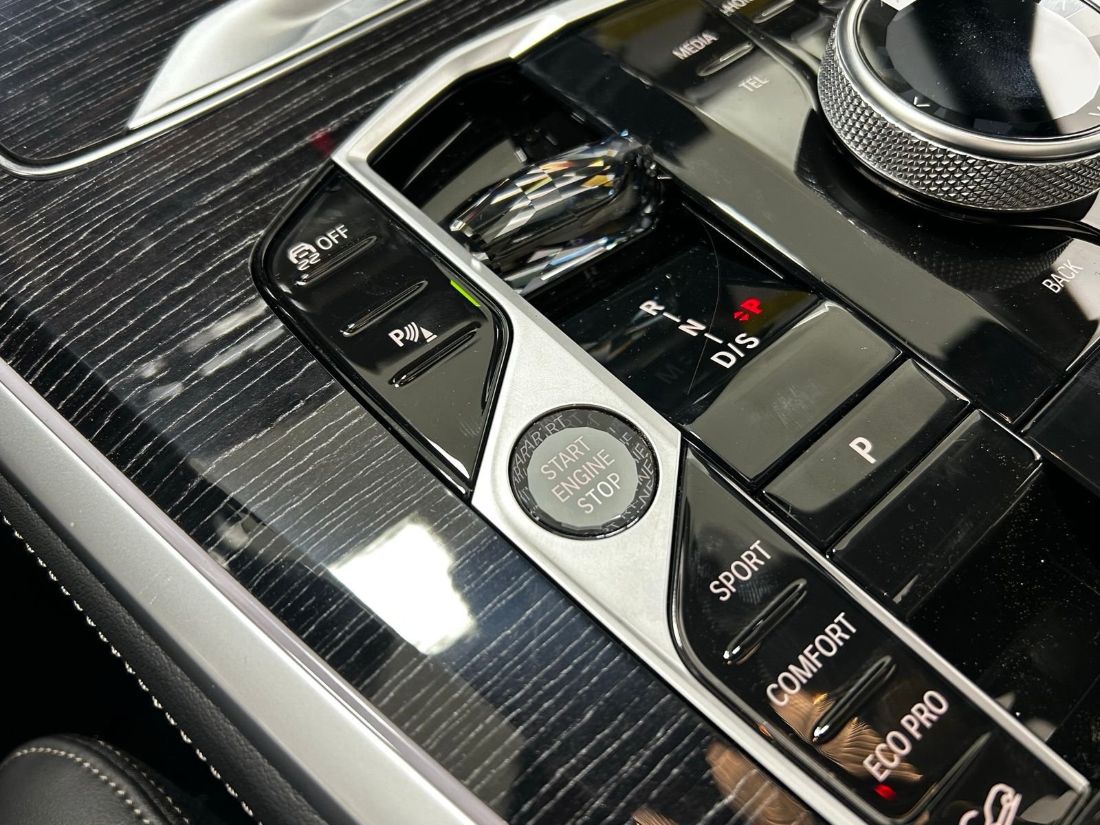 New 2026 Dravit Grey Metallic BMW M60i image 21