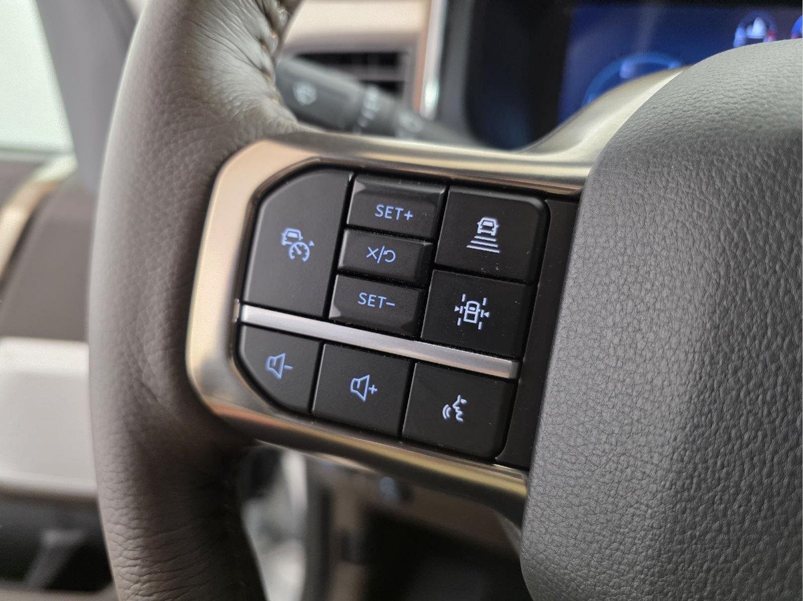 New 2026 Star White Metallic Tri-Coat Ford F-250® King Ranch® image 33