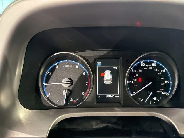 Used 2017 White Toyota LE image 25