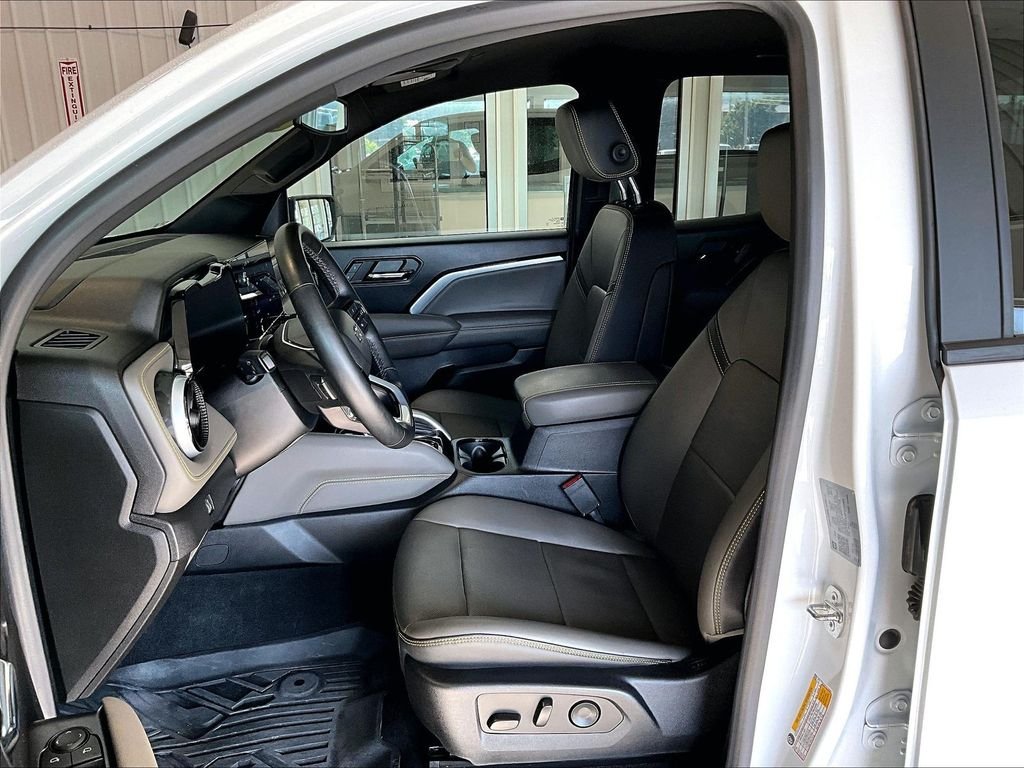 Used 2023 White Chevrolet ZR2 image 10