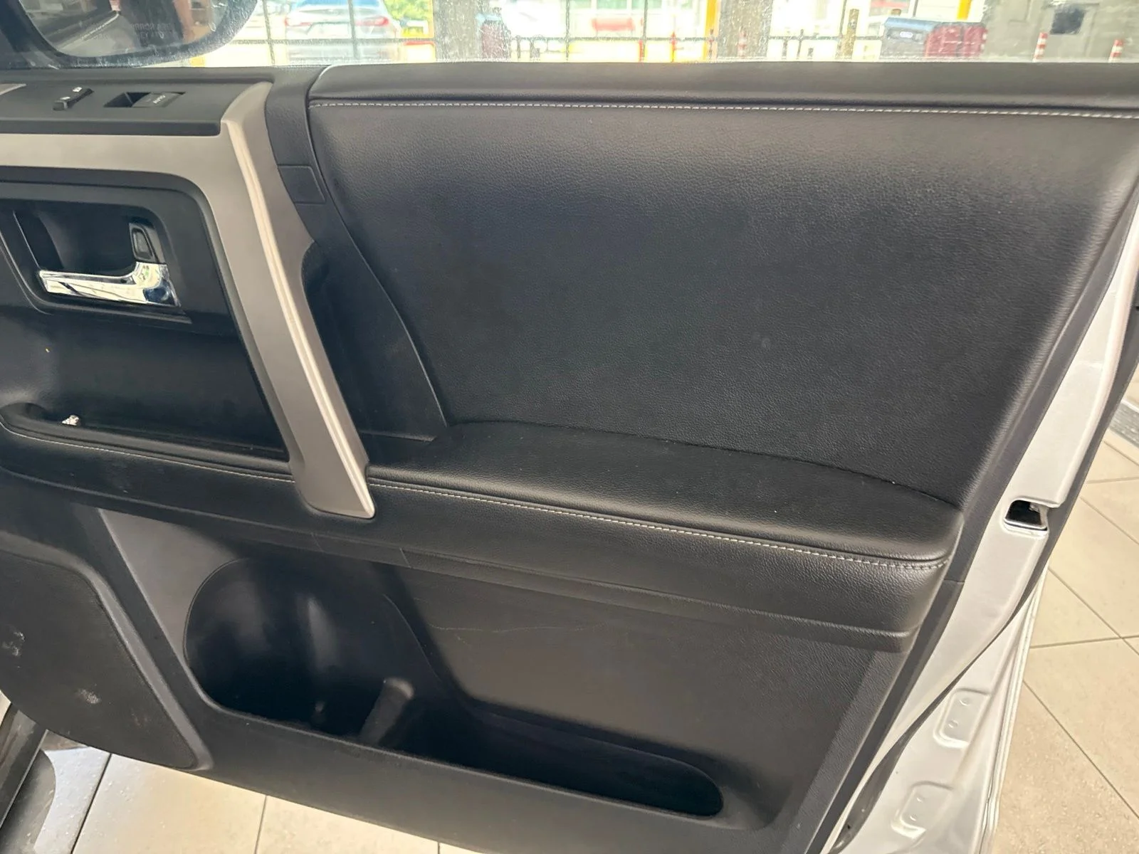 Used 2014 Silver Toyota SR5 image 19