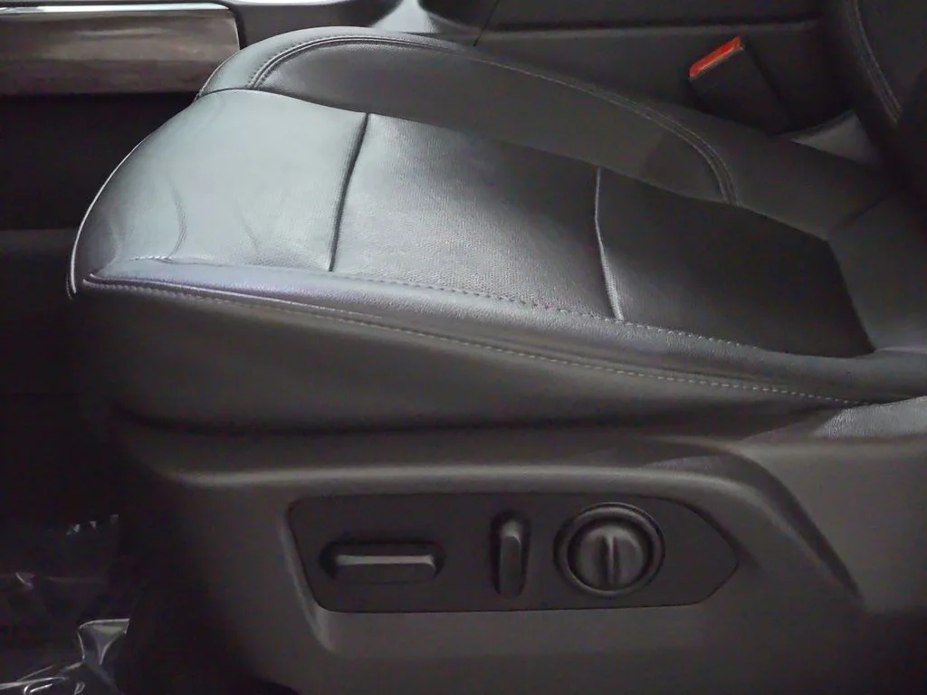 Used 2021 Red Hot Chevrolet LTZ image 31