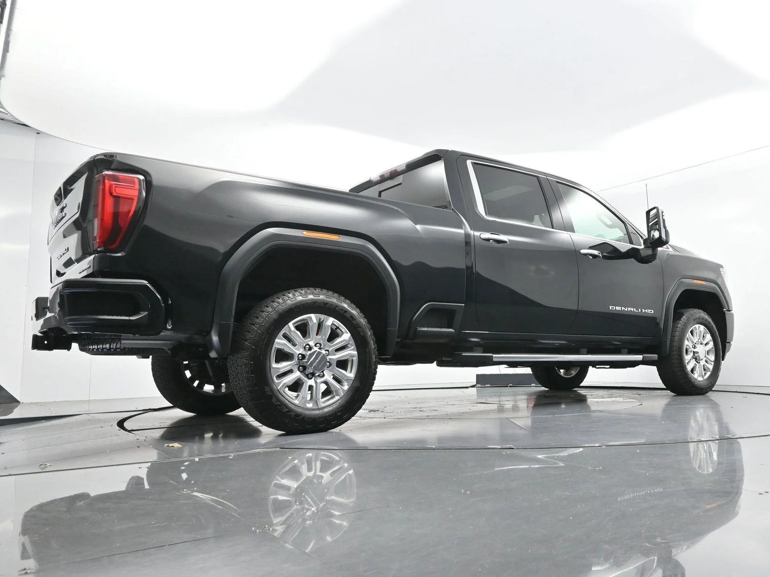 Used 2020 Onyx Black GMC Denali image 51