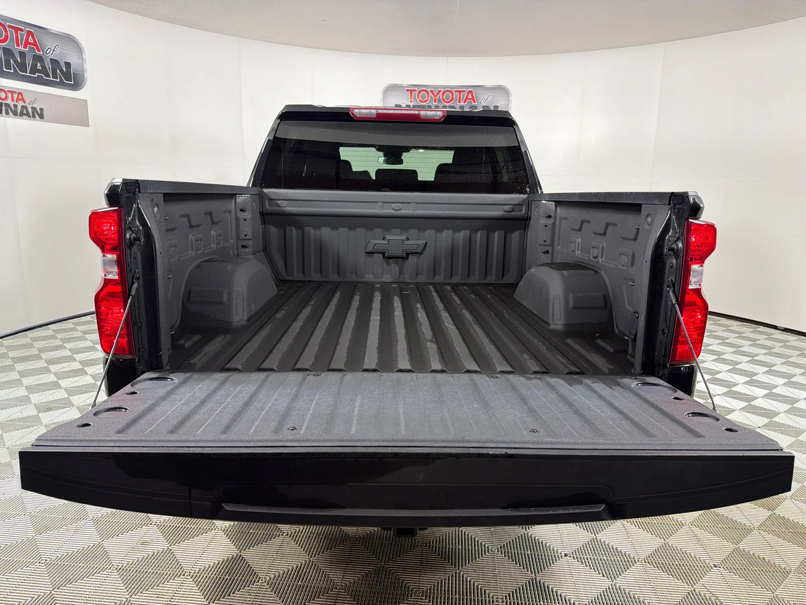 Used 2024 Blue Chevrolet LT image 18