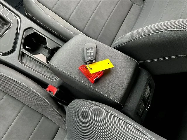 Used 2024 Silver Volkswagen 1.5T SE image 39