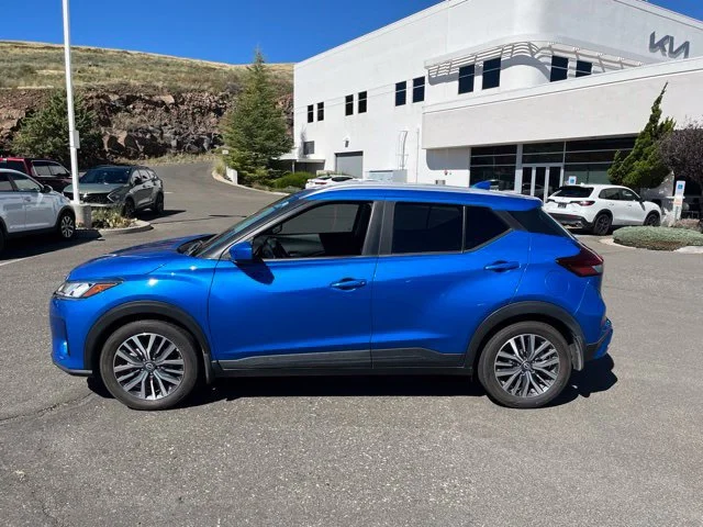 Used 2022 Electric Blue Metallic Nissan SV image 12