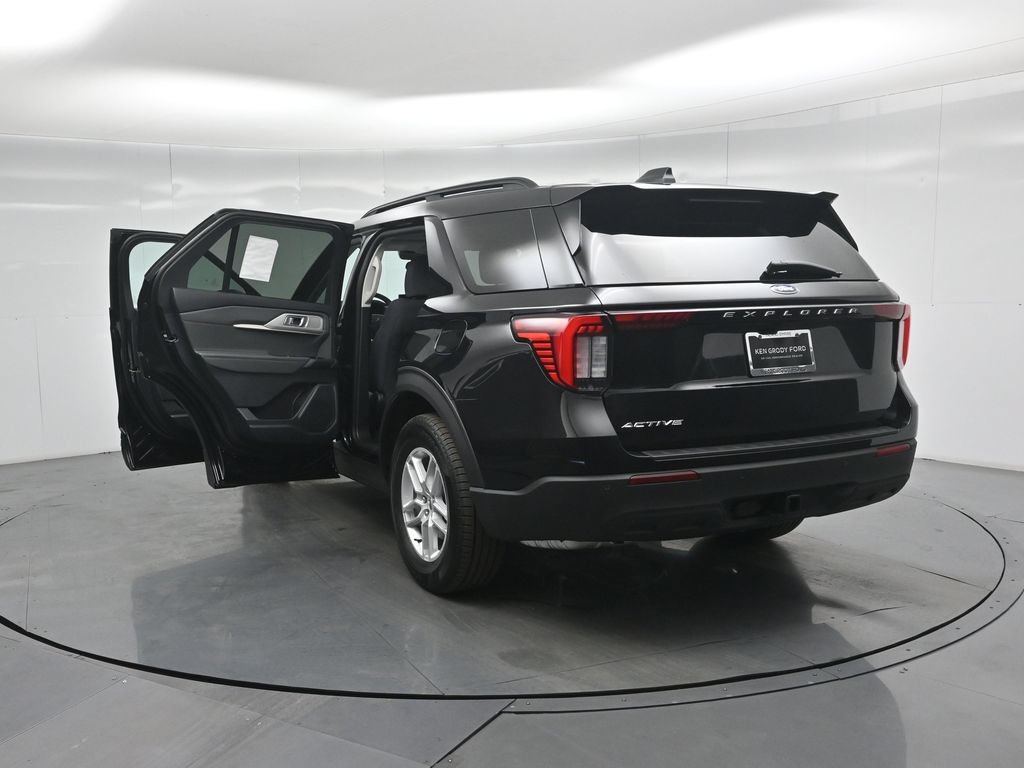 New 2026 Agate Black Metallic Ford Active image 32