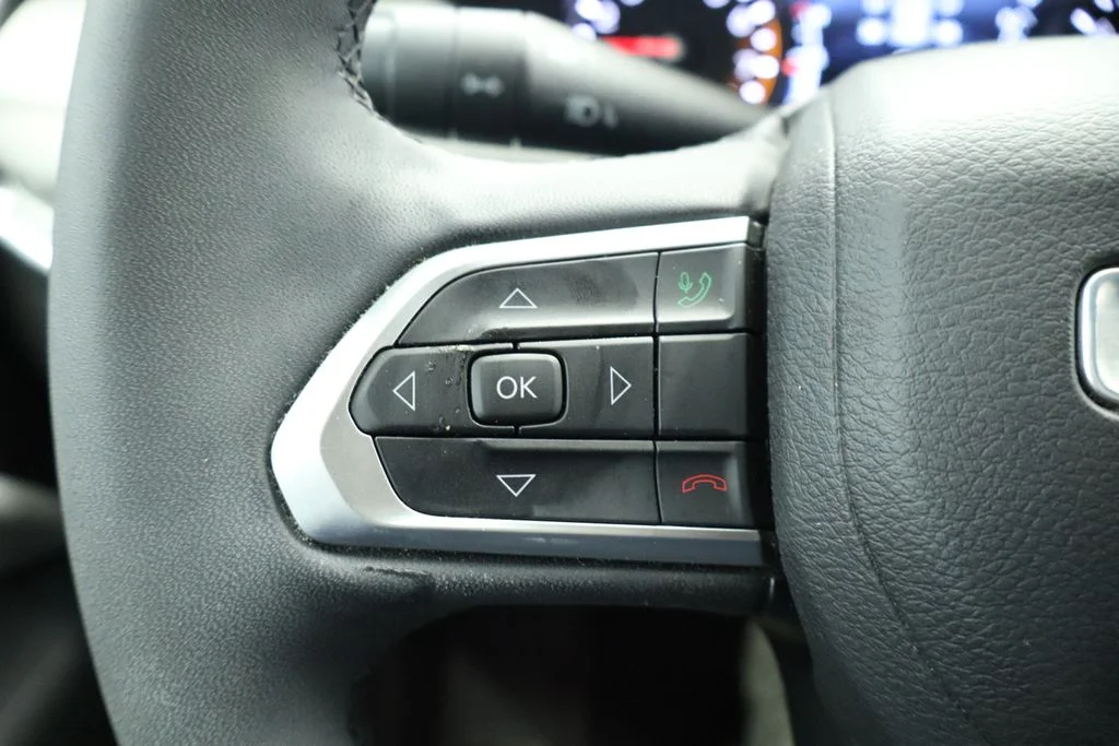 Used 2024 White Jeep Limited image 34