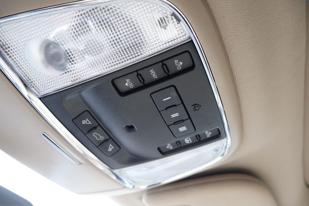 Used 2017 White Jeep Limited image 33