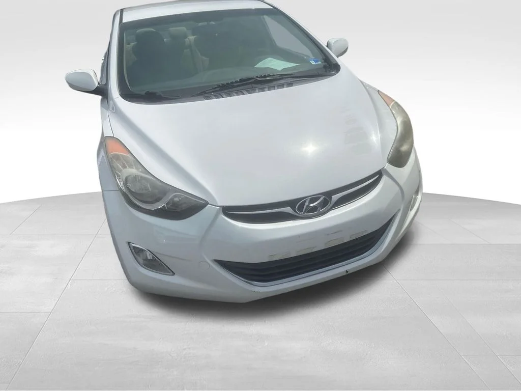 Used 2013 White Hyundai GLS image 30