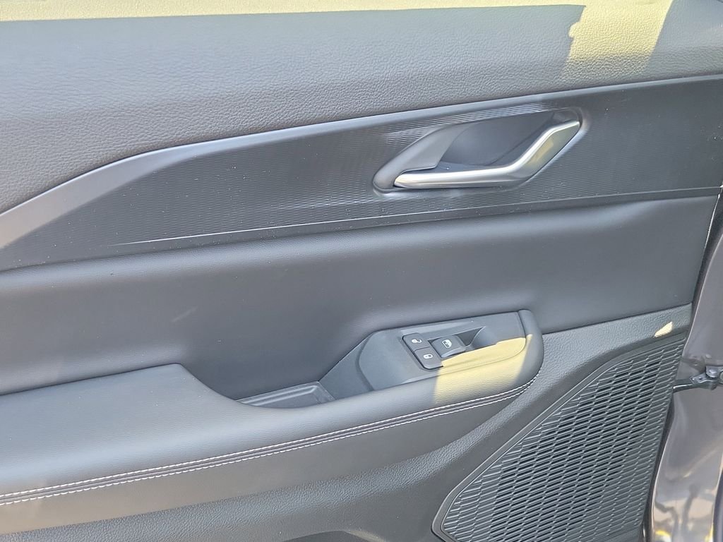 New 2026 Baltic Gray Metallic Clear-Coat Exterior Paint Jeep Laredo X image 13