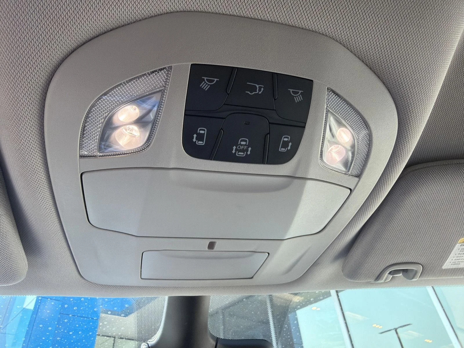 Used 2023 Silver Mist Clearcoat Chrysler Touring L image 24
