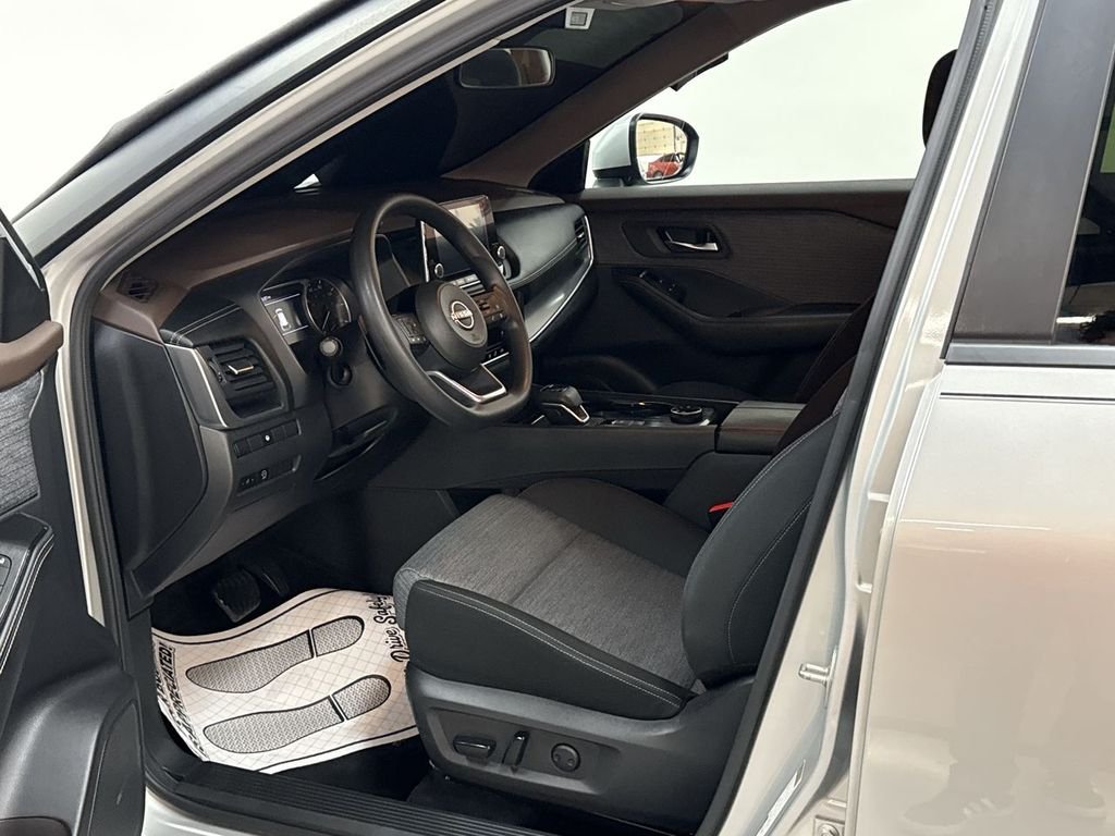 Used 2023 Brilliant Silver Metallic Nissan SV image 11