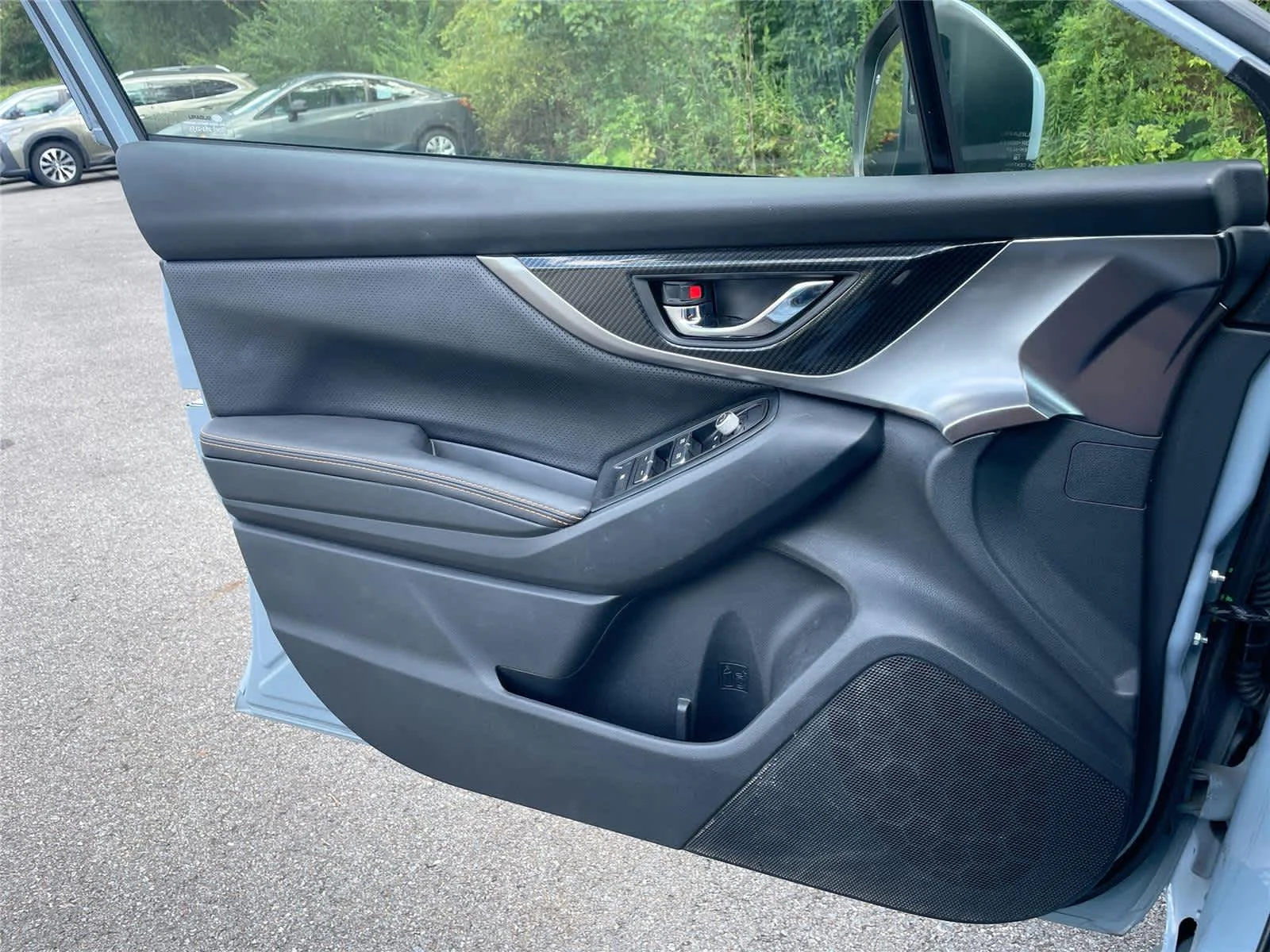 Used 2019 Cool Gray Khaki Subaru Limited image 18
