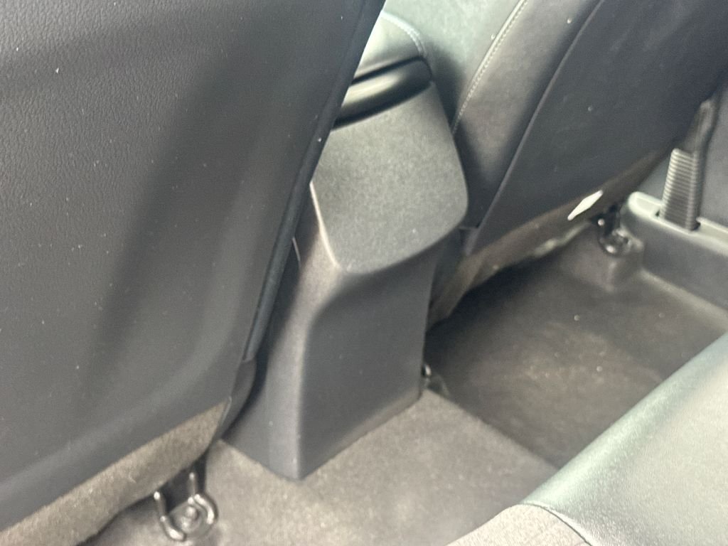 Used 2021 Black Kia S image 37