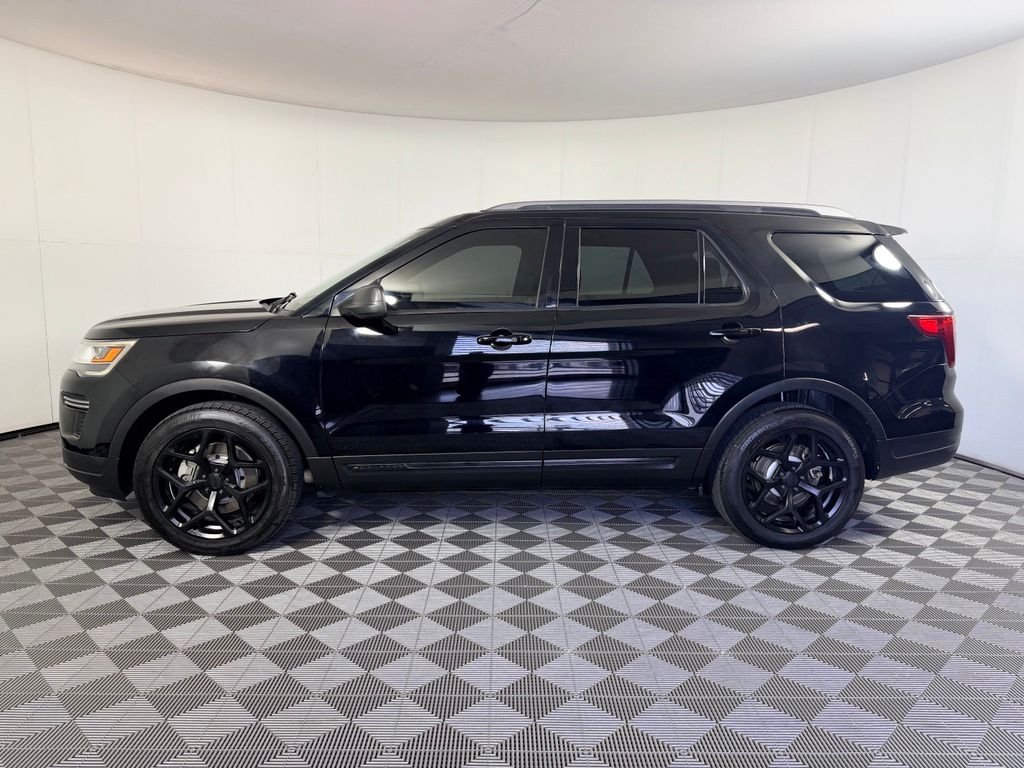 Used 2018 Black Ford XLT image 10